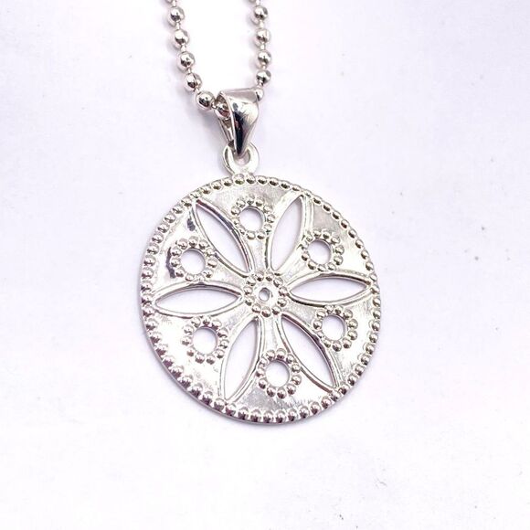Silver filigree floral pendant necklace - Picture 3 of 4